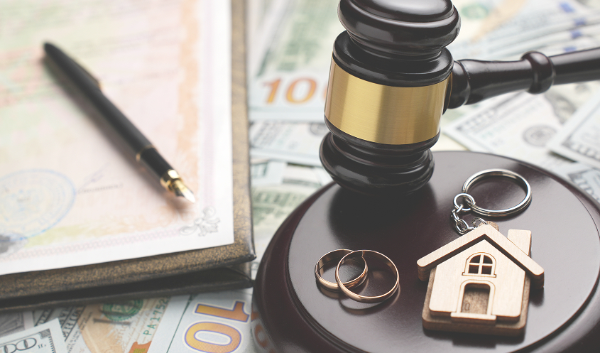 Estate documents and house keys for divorce property disputes